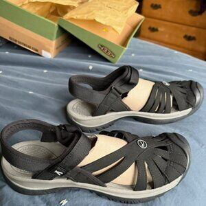 KEEN Women's Rose Sandal Black / Grey  - W9